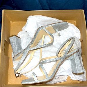 WORN ONCE JESSICA SIMPSON JP-ZOFIA COSMO SILVER COSMO SPARKLE MESH HEEL